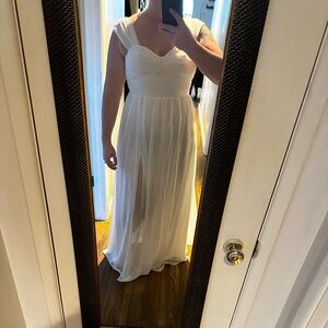 Elegant White Maxi Dress